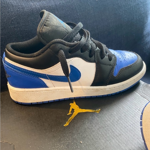 Jordan Kids Sneakers Black and Royal Blue - Picture 12 of 15